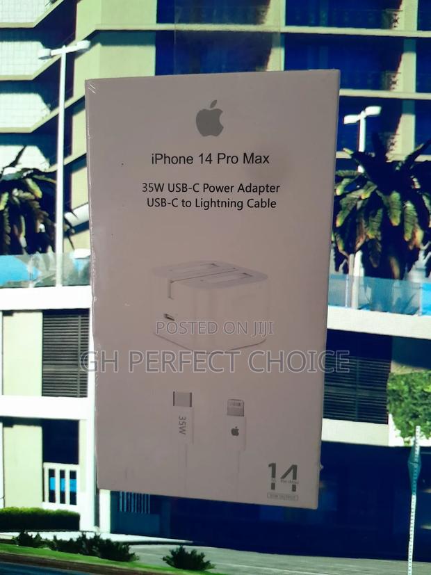 Optimized iPhone Fast Charging · Photo 1
