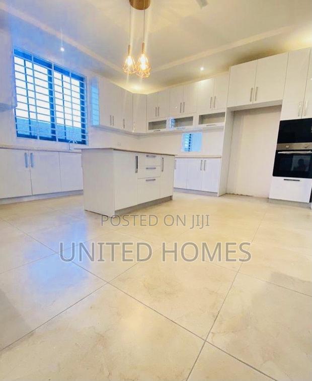 5bdrm House in East Legon for sale · Photo 2