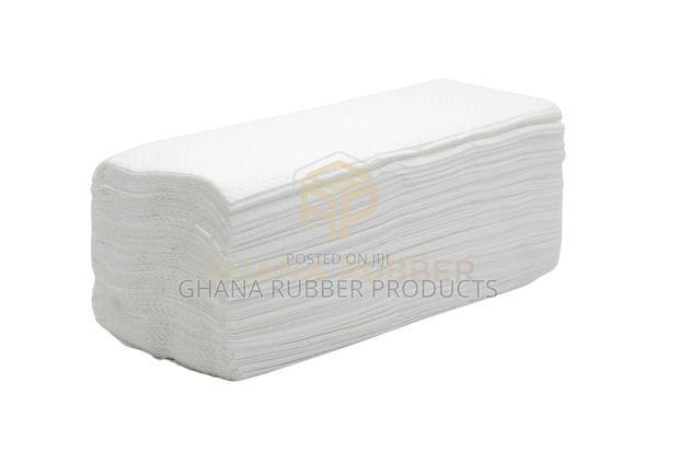 Paper Hand Towels v-Fold (21cm X 19cm) (2000pcs) · Photo 2