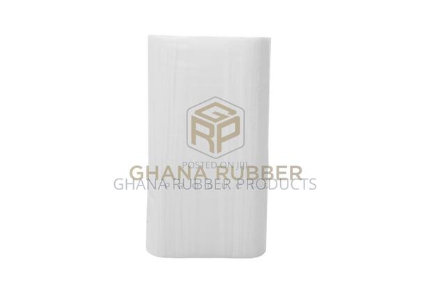 Paper Hand Towels Z-Fold (22.5cm X 21.2cm) (2000pcs) · Photo 4