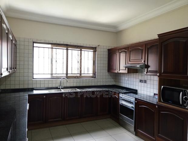 12bdrm Block of Flats in East Legon for rent photo 10