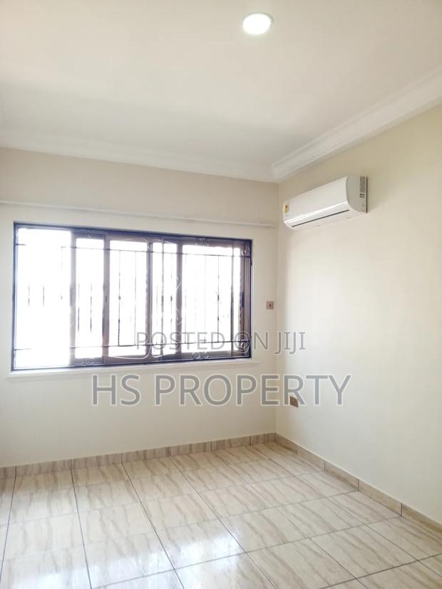 12bdrm Block of Flats in East Legon for rent photo 11