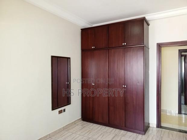 12bdrm Block of Flats in East Legon for rent photo 5