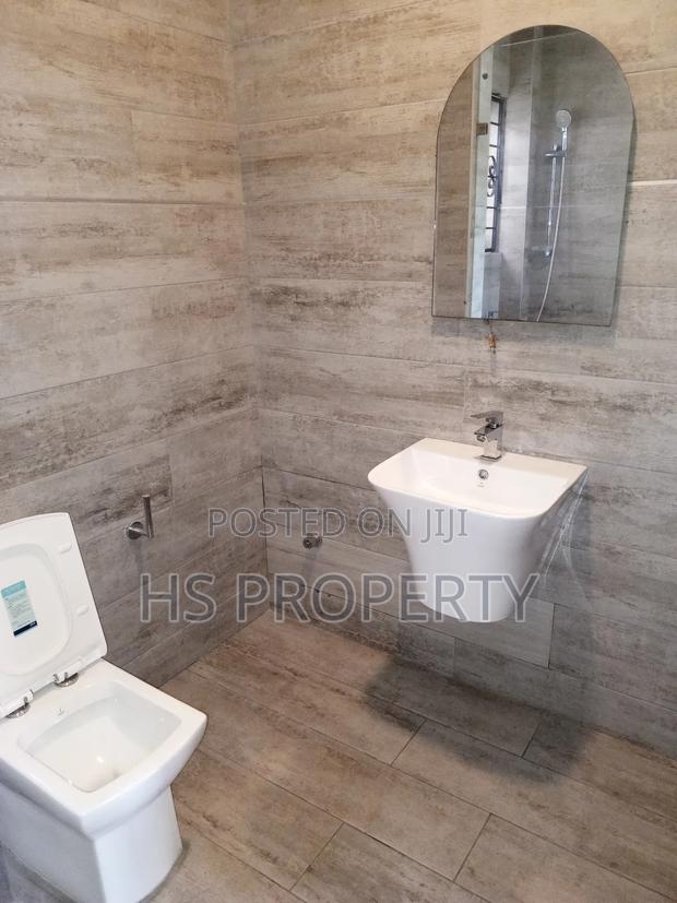 12bdrm Block of Flats in East Legon for rent photo 12