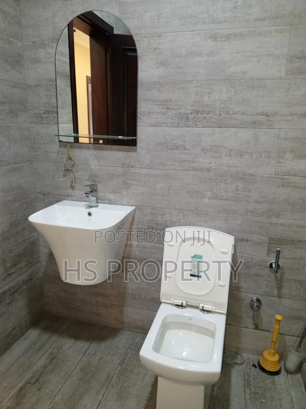 12bdrm Block of Flats in East Legon for rent photo 15