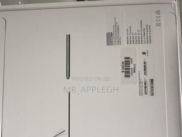 Apple - Magic Keyboard for iPad Pro 13‐Inch (M4) · Photo 4