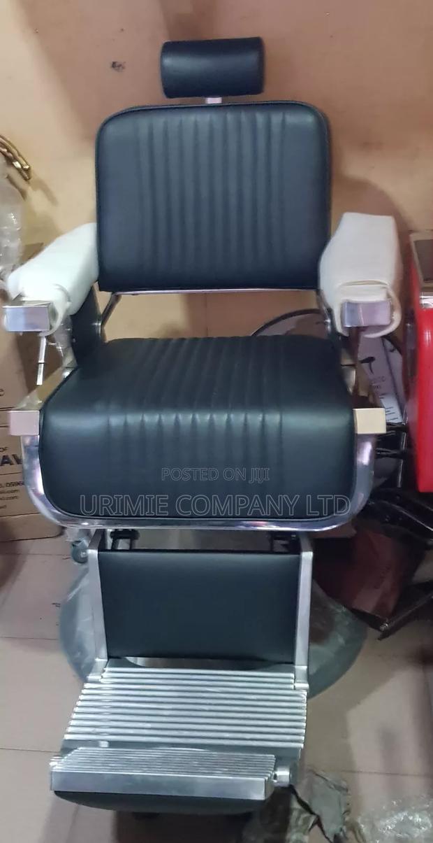 Executive Barbering Chair for Comfort · Photo 2
