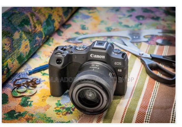 EOS E8 Canon · Photo 2
