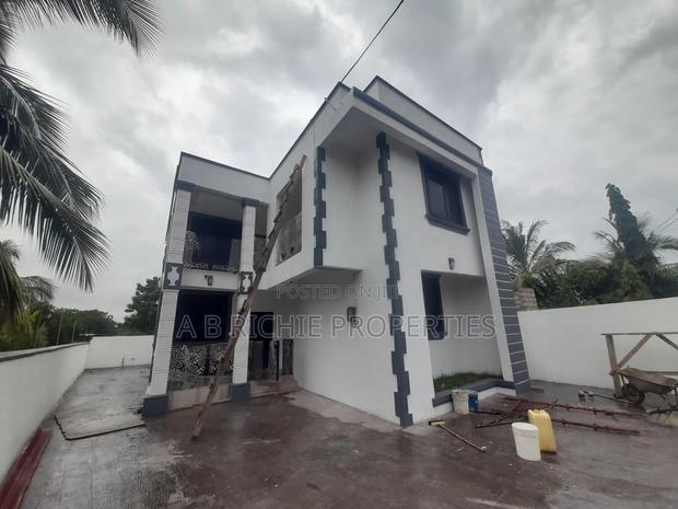 4bdrm House in Ab Richie Properties, Baatsona Total for sale · Photo 2