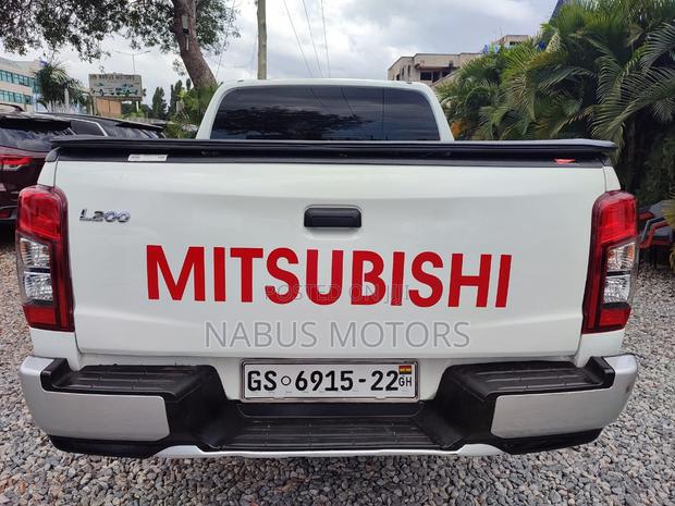 Mitsubishi L200 2022 White