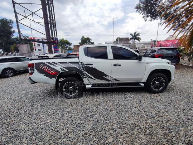 Mitsubishi L200 2022 White