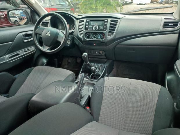 Mitsubishi L200 2022 White