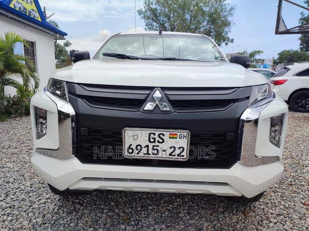 Mitsubishi L200 2022 White