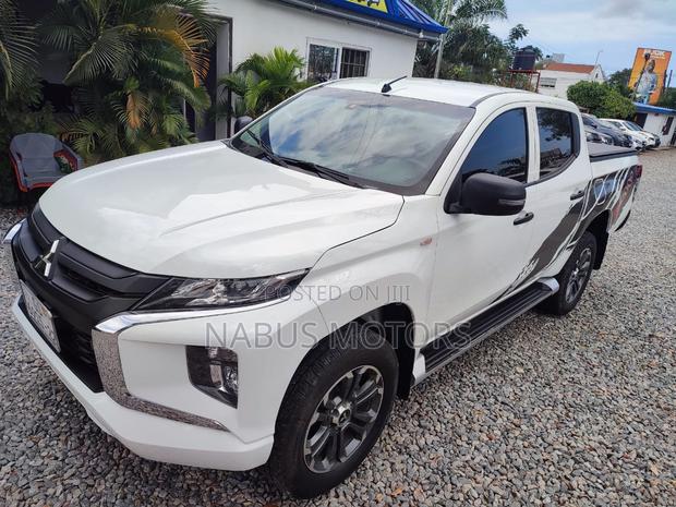 Mitsubishi L200 2022 White