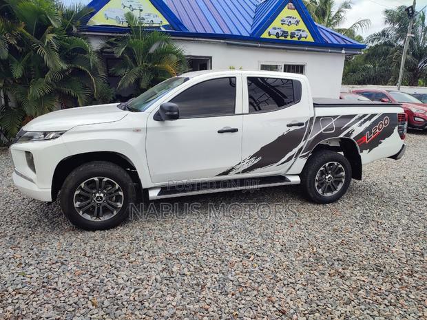 Mitsubishi L200 2022 White