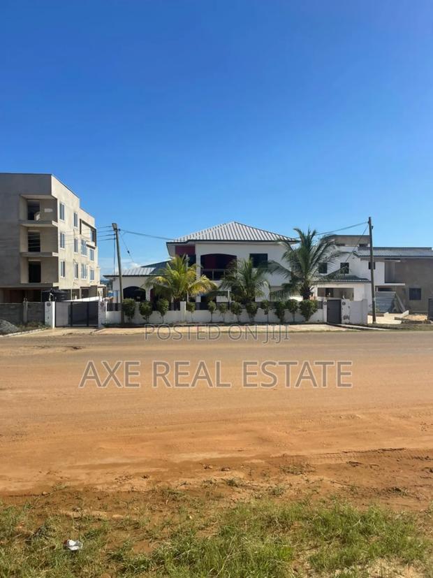 Ultimate Plots // Litigation Free at Prampram Beach View · Photo 4