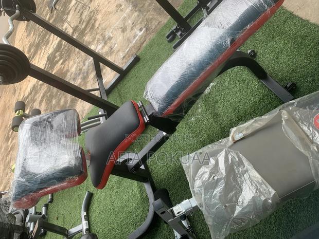 Stomach Bench Biceps Curl · Photo 3