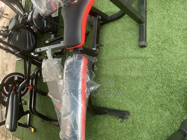 Stomach Bench Biceps Curl · Photo 4