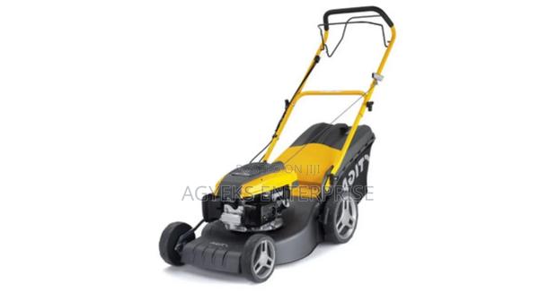 Honda Powered Stiga Lawn Mower · Photo 4