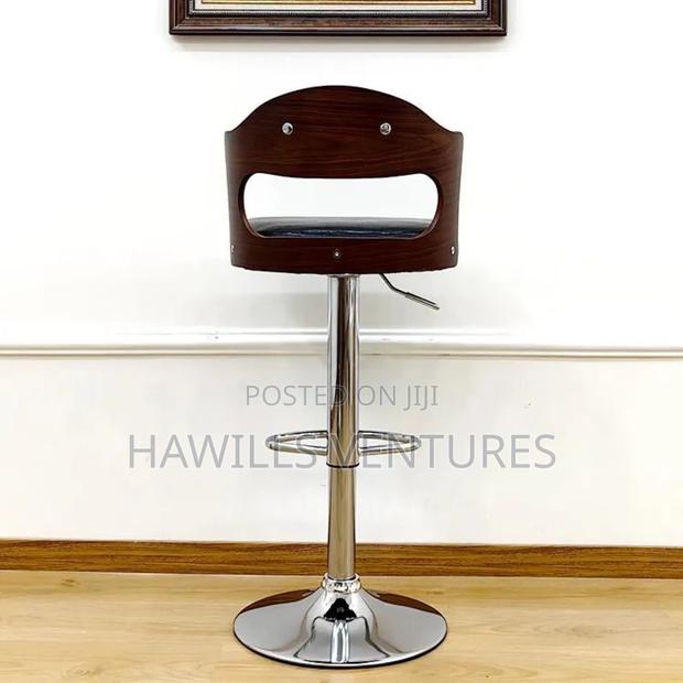Height Bar Stool · Photo 2