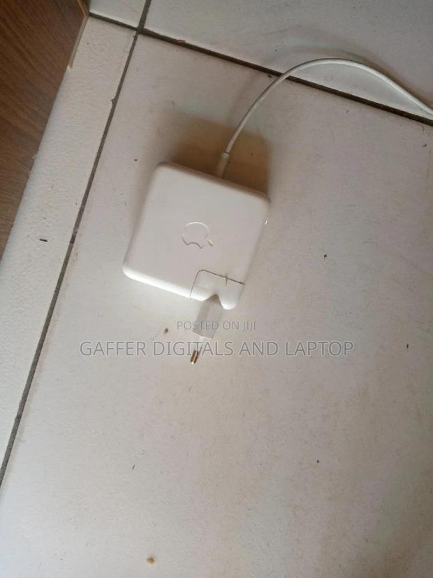 Brand New Apple Chargers · Photo 1