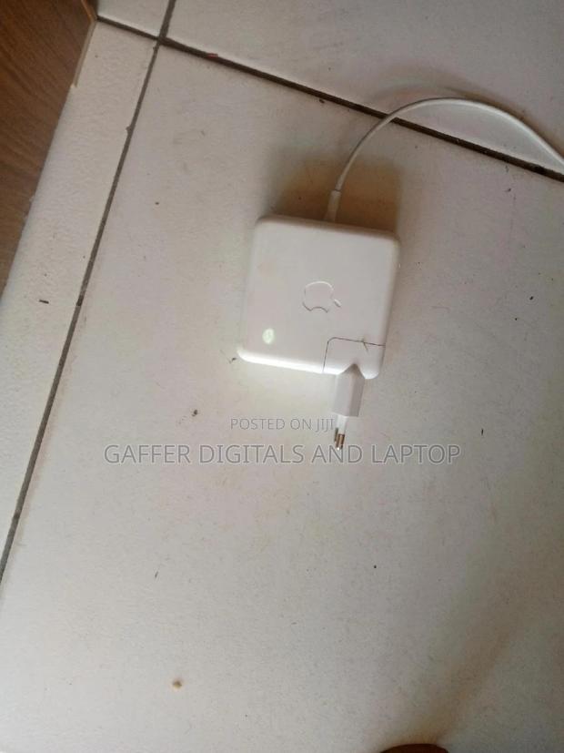 Brand New Apple Chargers · Photo 2