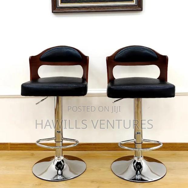 Height Adjustable Island Stool