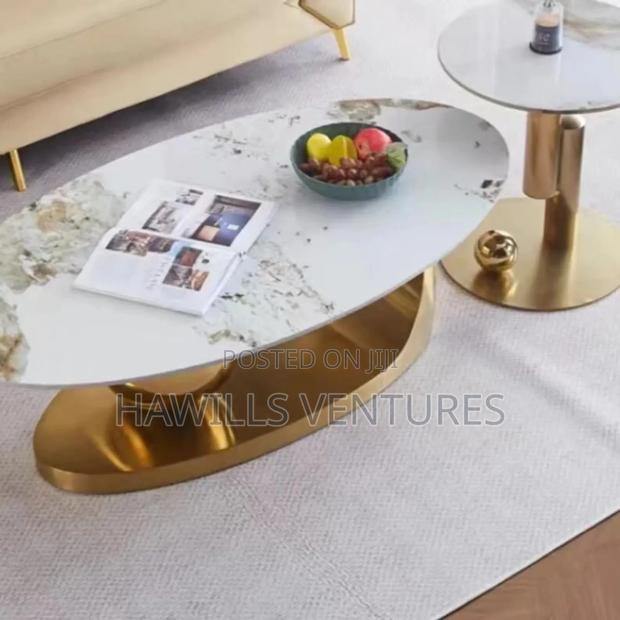 Modern Living Room Center Table. · Photo 1