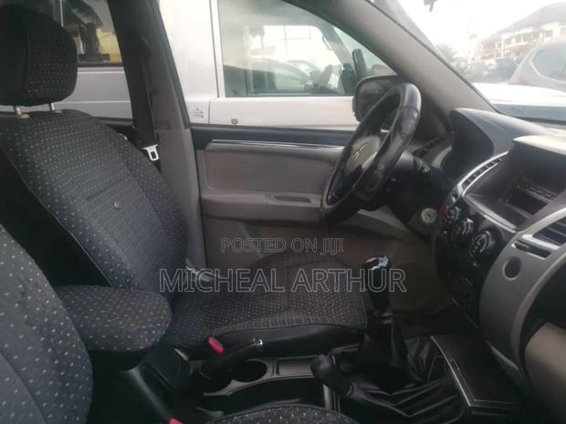 Mitsubishi Pajero 3.2 Di-Dc GLS 2011 Black photo 3