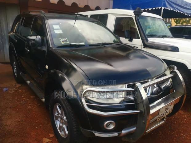 Mitsubishi Pajero 3.2 Di-Dc GLS 2011 Black photo 5