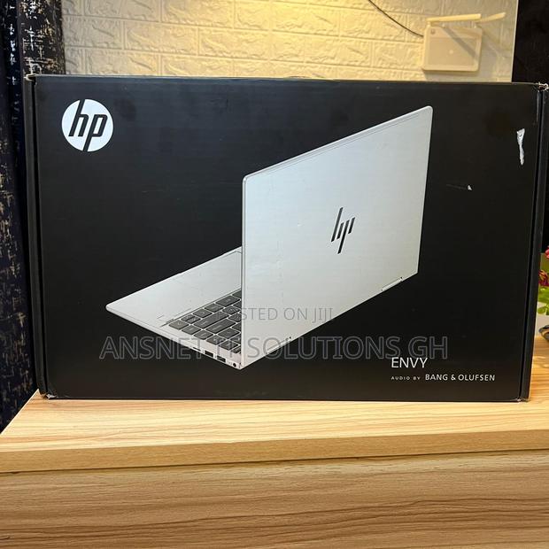New Laptop HP Envy 14 8GB Intel Core i5 SSD 512GB · Photo 4