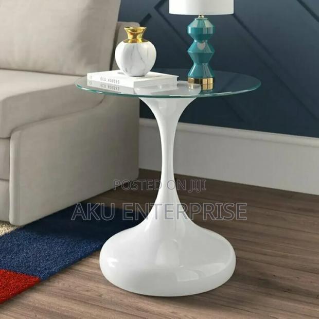 Glass Round Centre Table · Photo 2