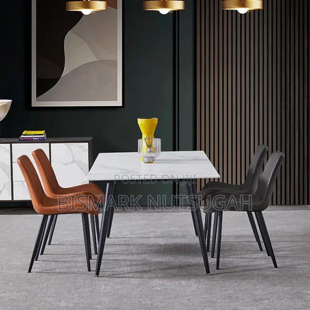 Marble Dining Table for Sale · Photo 4