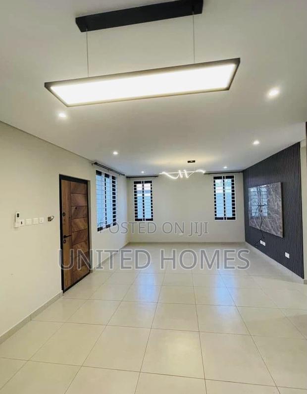 5bdrm House in Airport Residential Area for sale · Photo 2