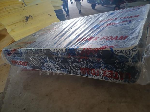 12 Inches Latex Foam High Density Double Mattress · Photo 3
