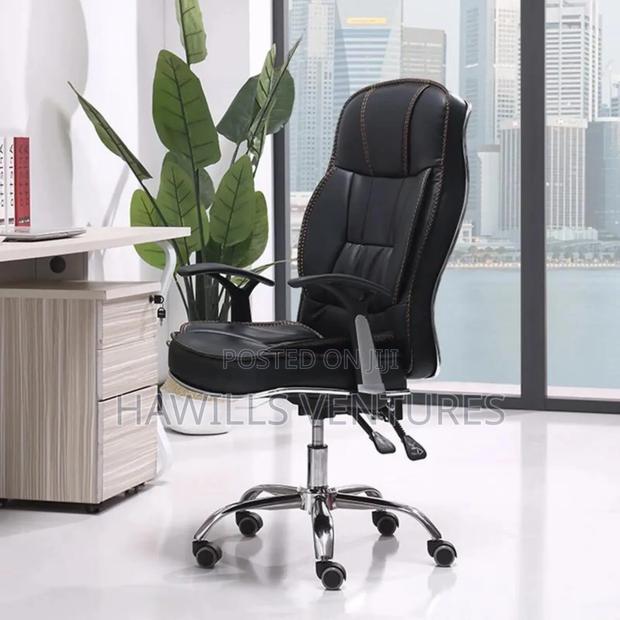 Office Recliner Swivel Chair. · Photo 1