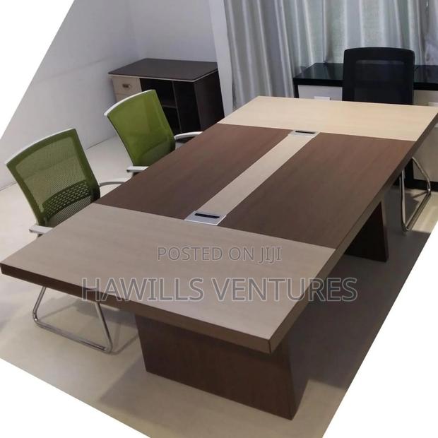 6(Six) Seater Comfrence Table. · Photo 1
