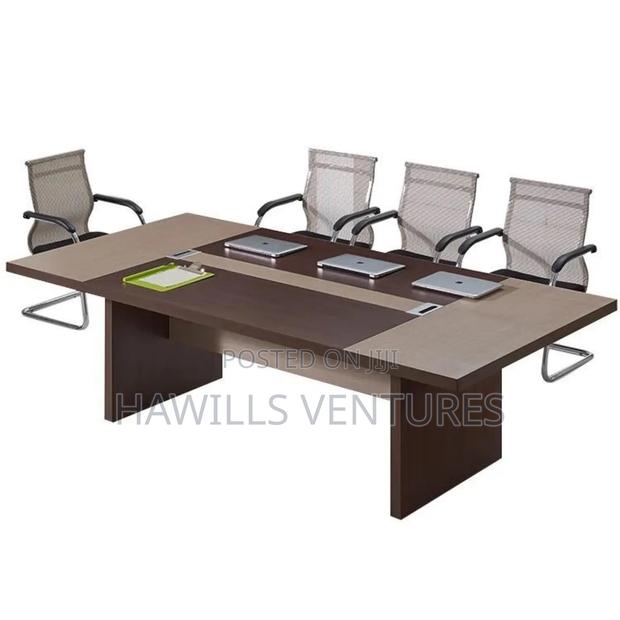 8(Eight) Seater Comfrence Table · Photo 1
