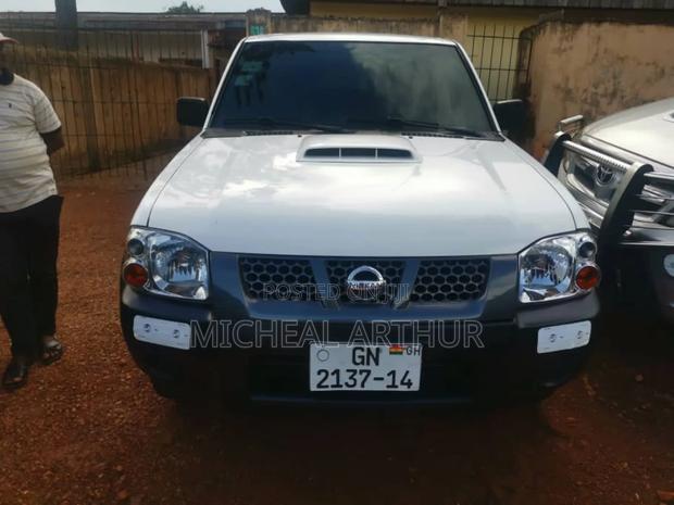 Nissan Hardbody 2013 White