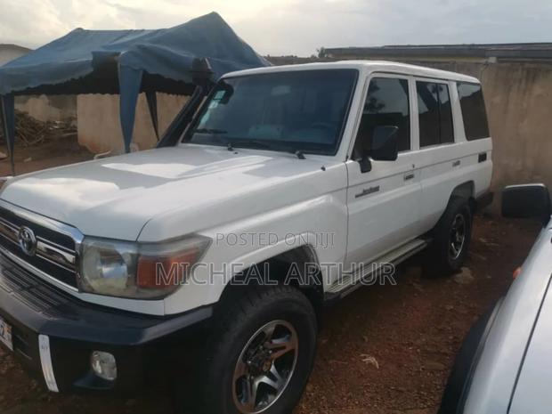 Toyota Land Cruiser 2016 White photo 4