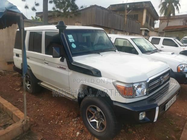 Toyota Land Cruiser 2016 White photo 5