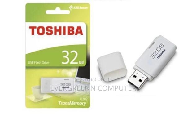 32gb USB Flash Drive · Photo 4