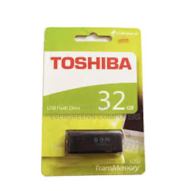 32gb USB Flash Drive · Photo 3