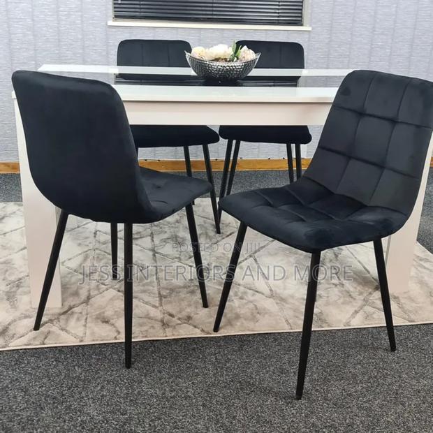 Dining Table (Black) · Photo 3