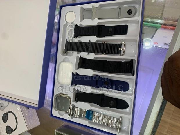 Smart Watch Ultra With Free Airpods, 7straps · Photo 4