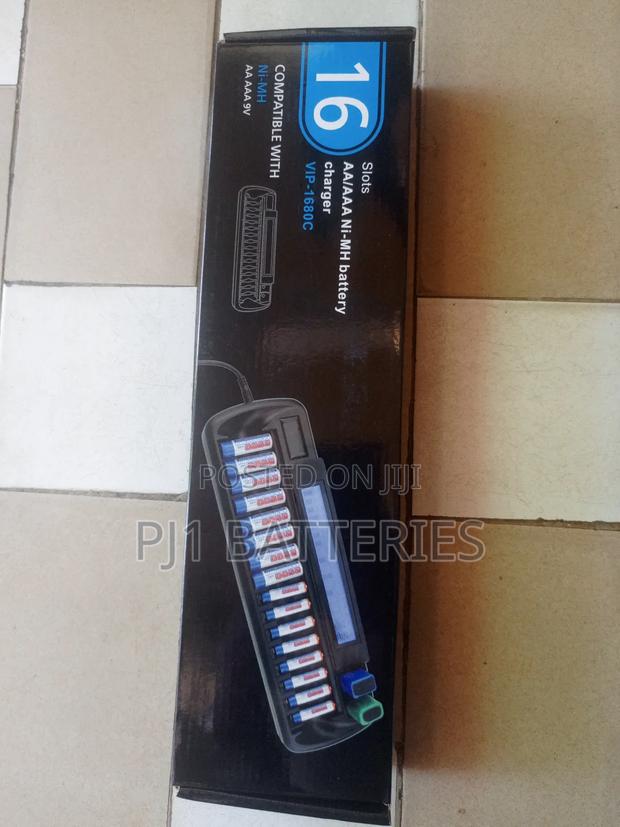 AA, AAA, 9V Battery Charger16 Slot Aa, Aaa and 9v Charger · Photo 4