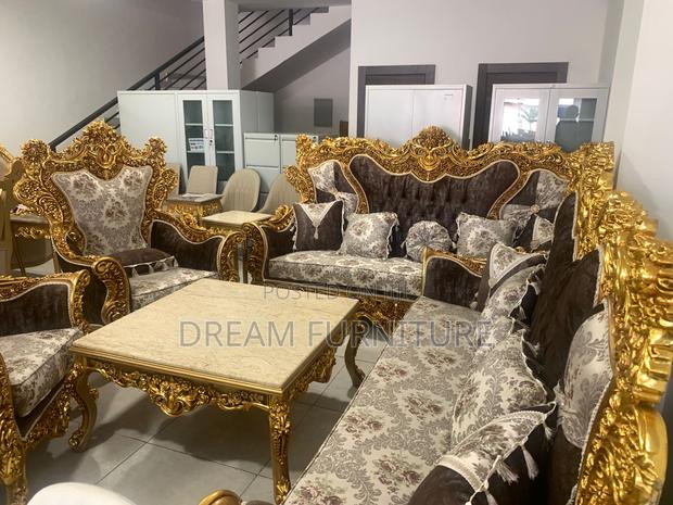 Golden Antique Sofa Set · Photo 2