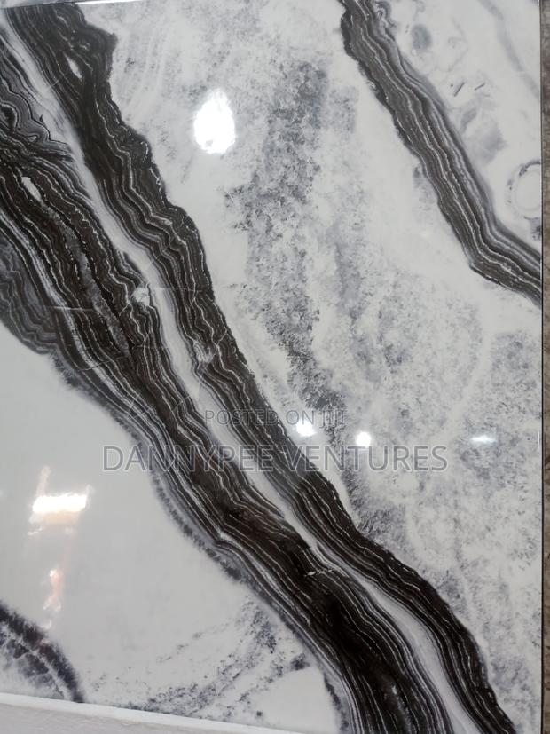60/60 Spanish Porcelain Tiles · Photo 2