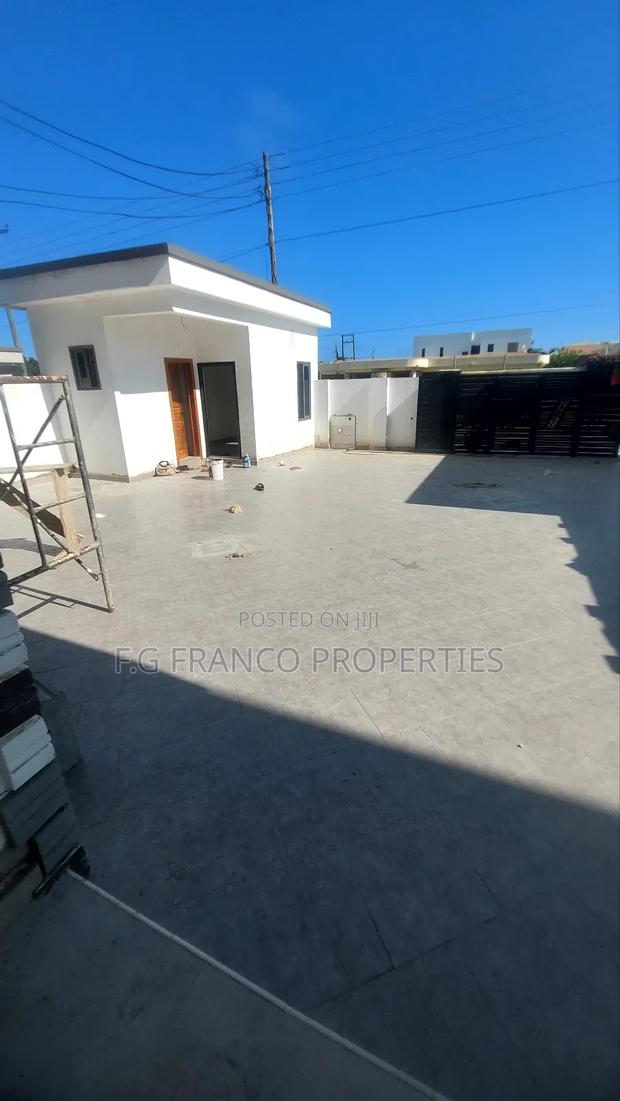 4bdrm House in Kg. Franco, Sakumono for sale · Photo 3