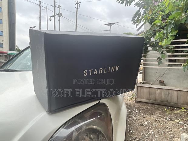 High Definition Starlink Kit V2 W/Dish Router Pipe Adapter · Photo 2